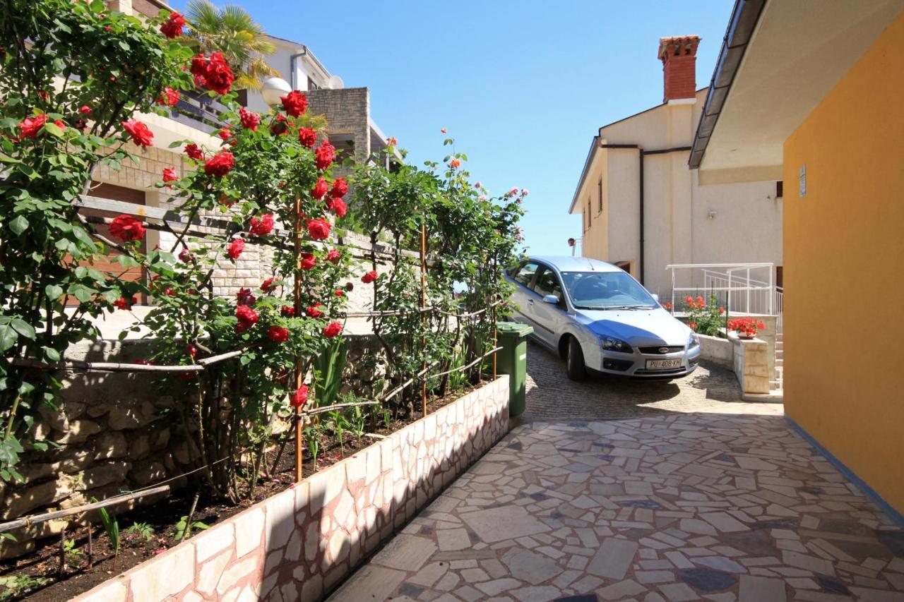 Apartments With A Parking Space Rabac, Labin - 6414 Exterior photo