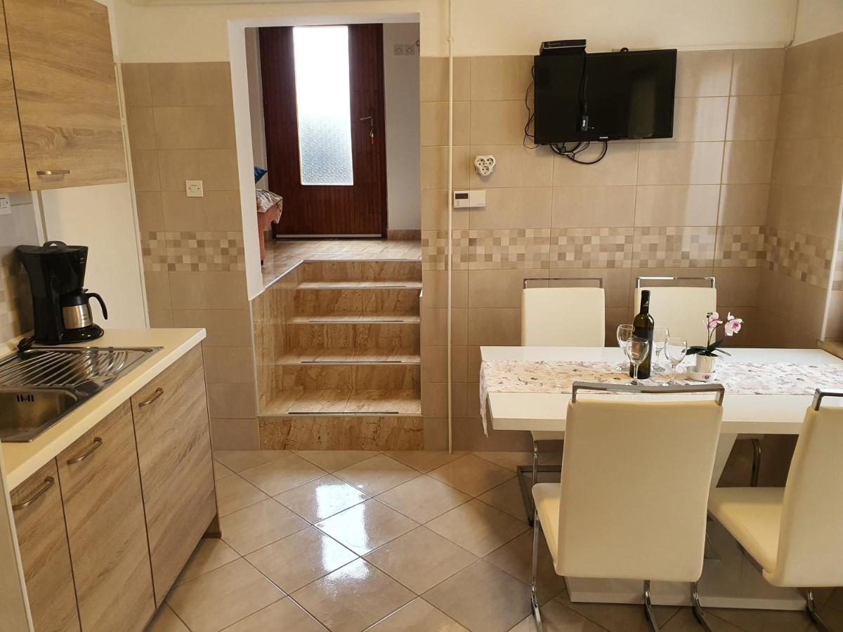 Apartments With A Parking Space Rabac, Labin - 6414 Exterior photo